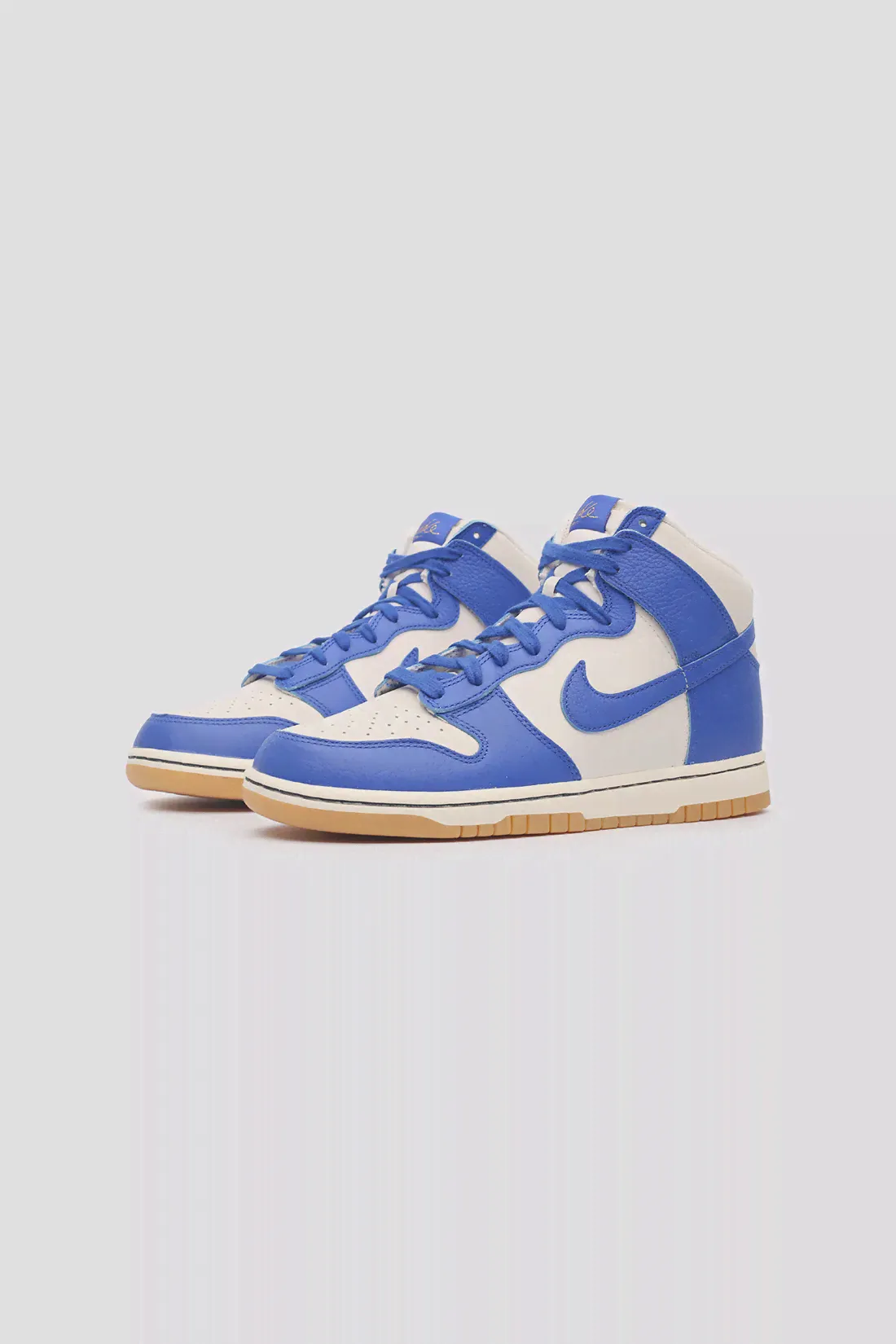Air Jordan 1 Low SE "Barcelona Cyber Teal"-0